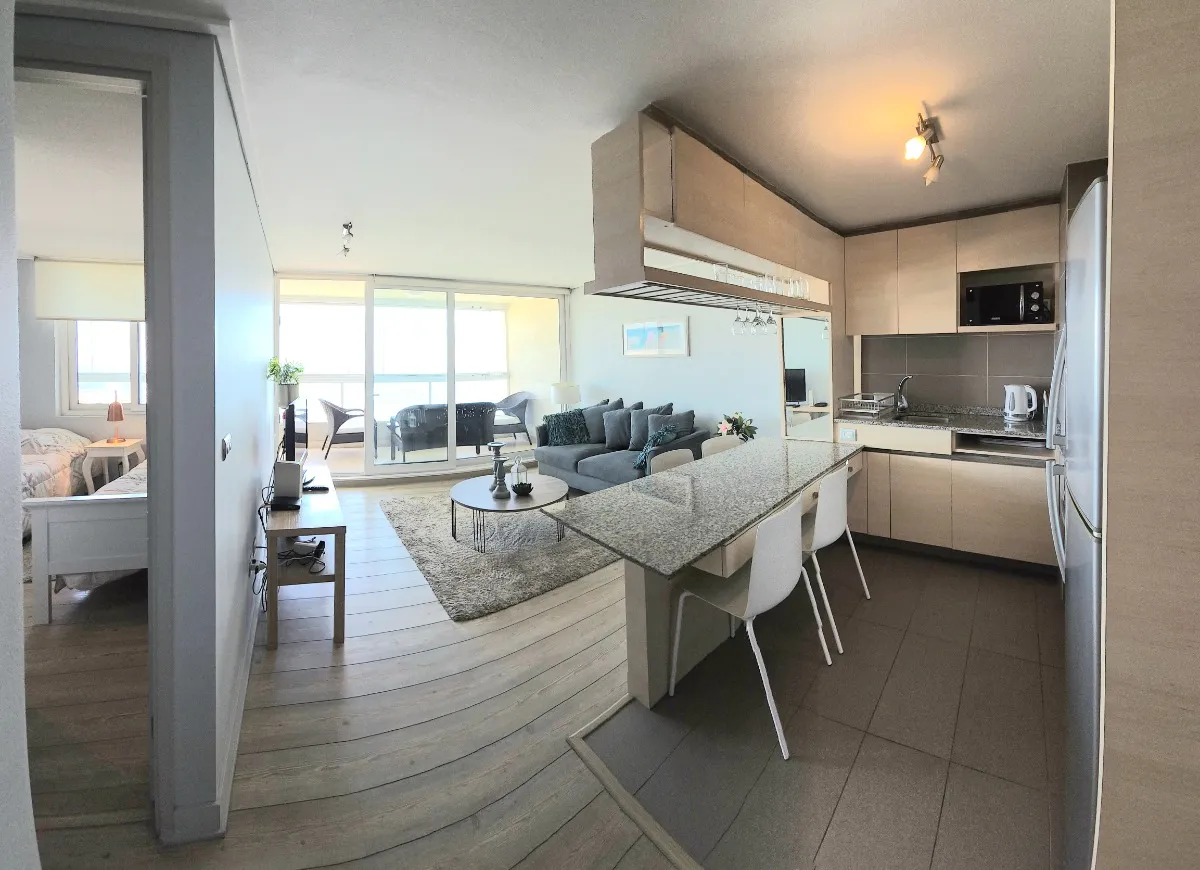 Departamento casi nuevo con vista al mar